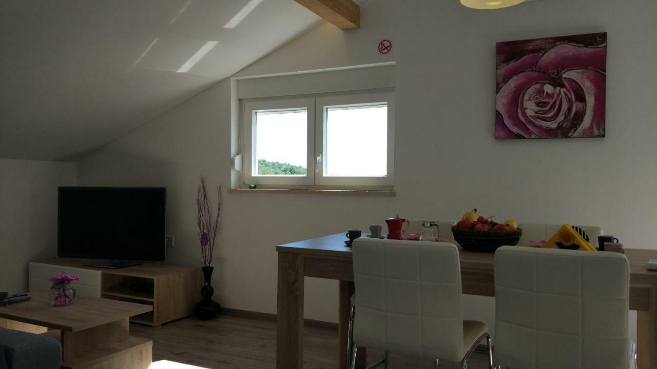 Apartments Angeline روفينجسكو سيلو المظهر الخارجي الصورة