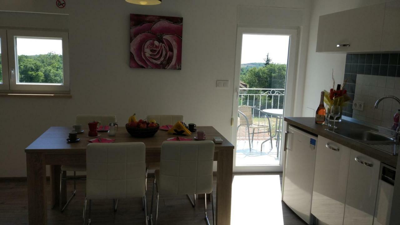 Apartments Angeline روفينجسكو سيلو المظهر الخارجي الصورة